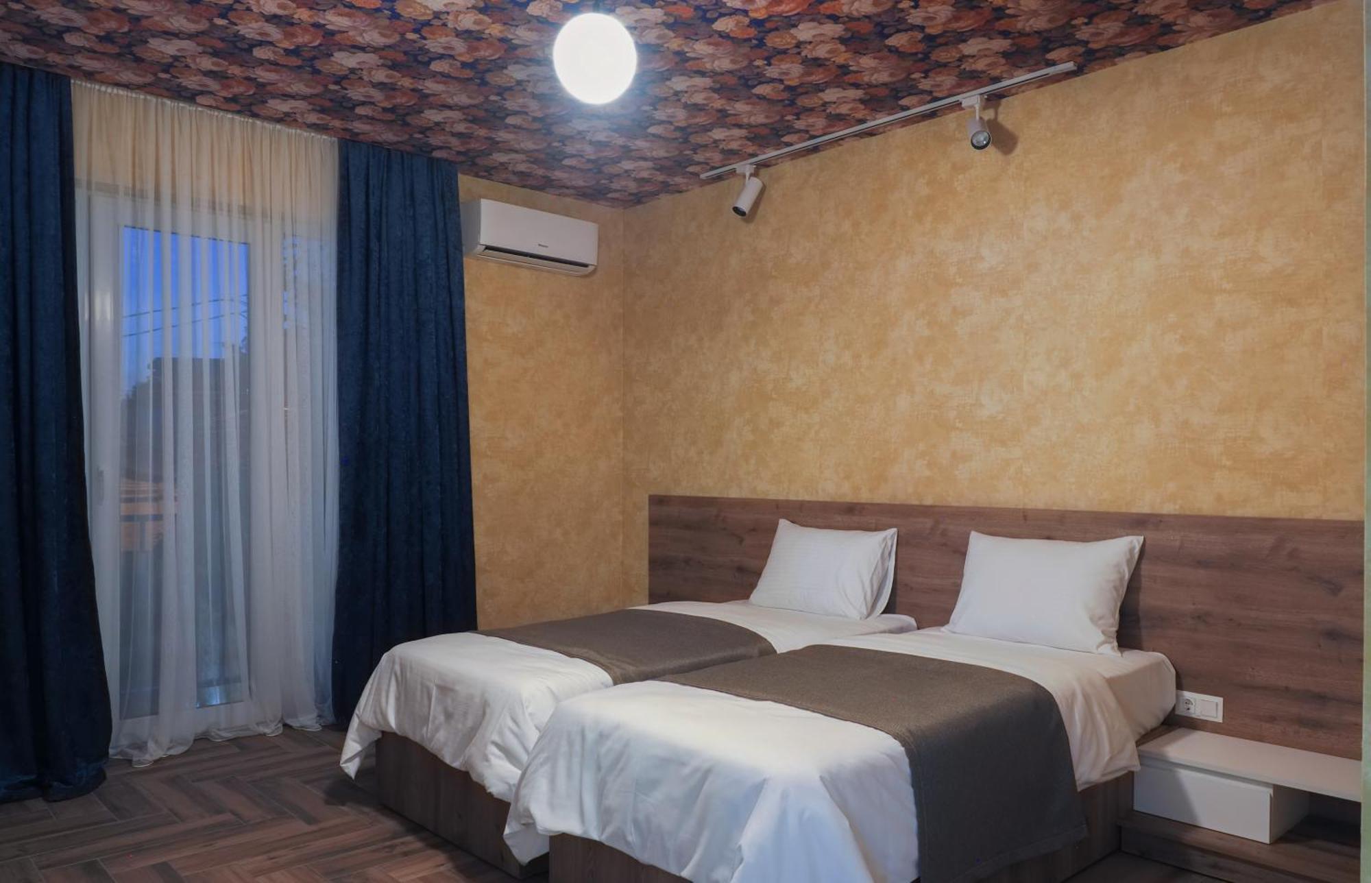 Hotel Hills In Old Tbilisi Ngoại thất bức ảnh
