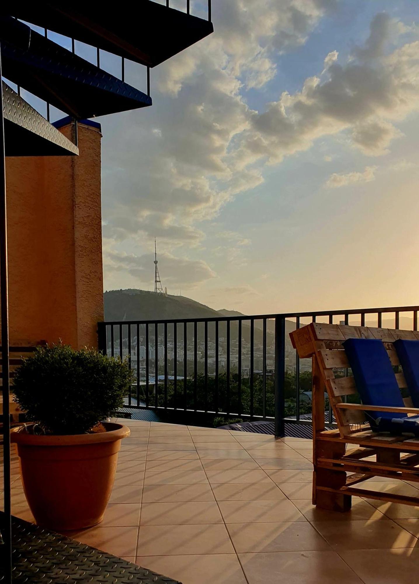 Hotel Hills In Old Tbilisi Ngoại thất bức ảnh